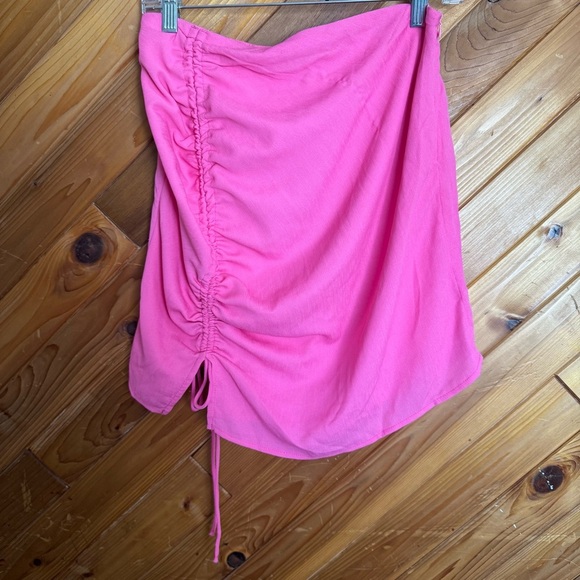 White Fox Pink Ruched Mini Skirt Size Medium - Picture 3 of 6